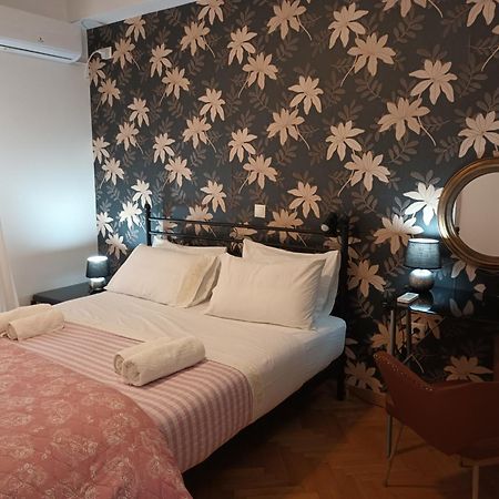 Stunning Apartment In The Heart Of Atene Esterno foto