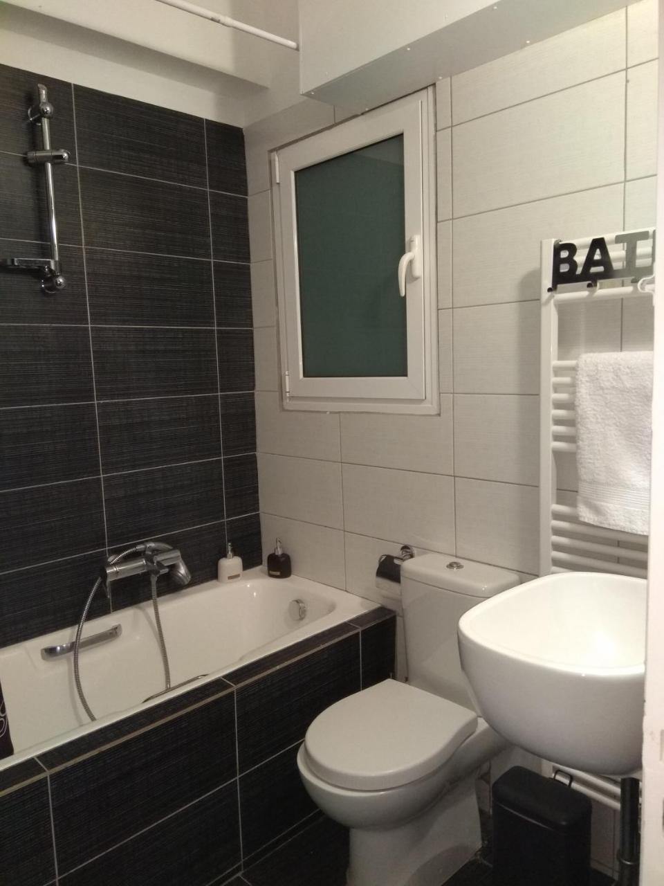 Stunning Apartment In The Heart Of Atene Esterno foto